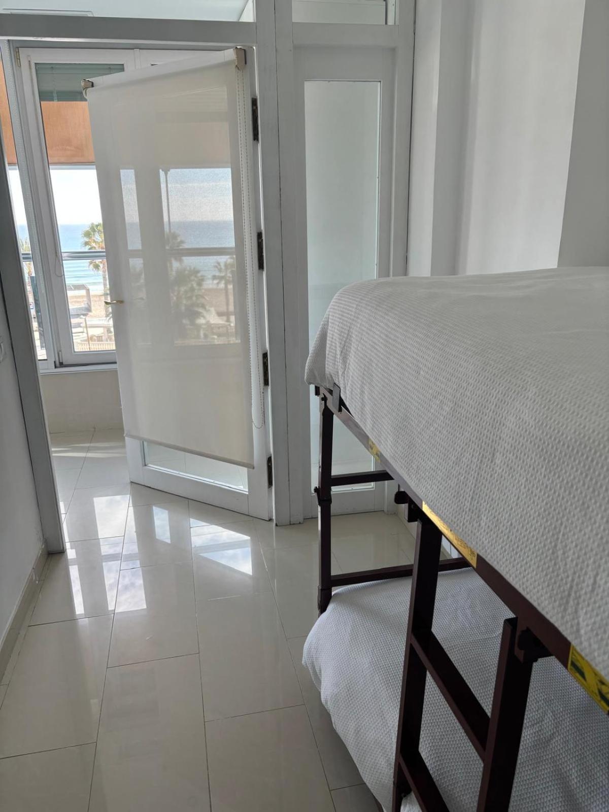 1 Linea Playa San Juan Lejlighed Alicante Eksteriør billede